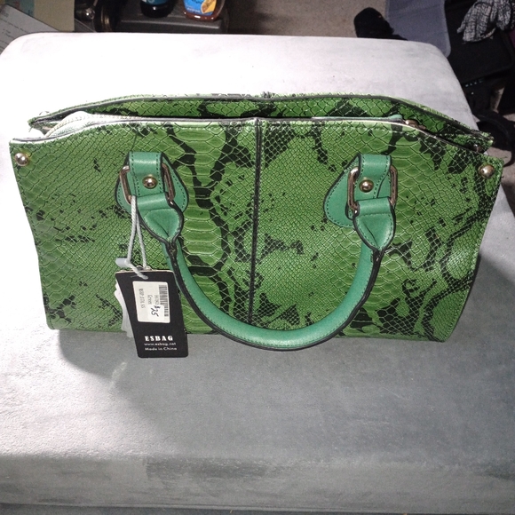 New Green Snake Skin Pattern Purse - Picture 3 of 8